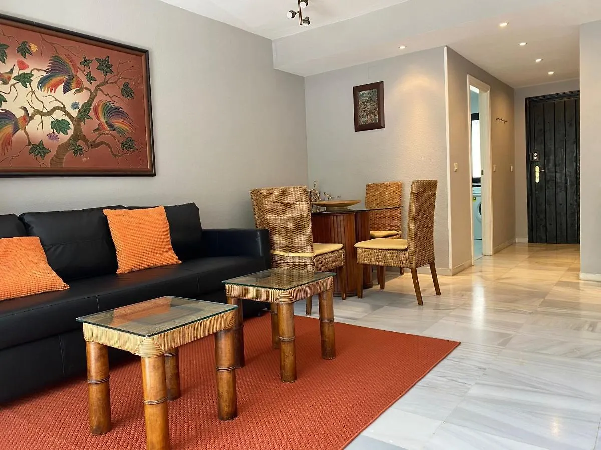 Apartamento Urbanizacion Jardines del Puerto Marbella España